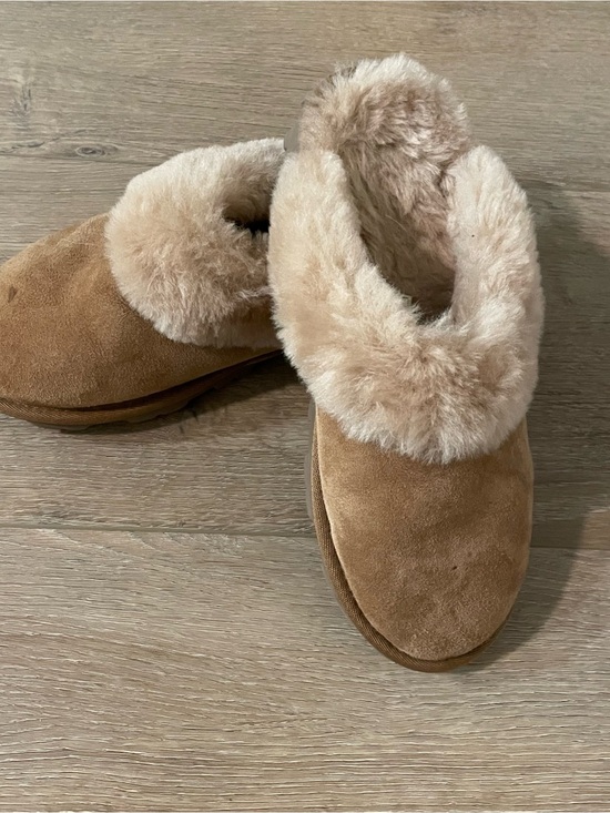 Source Unknown Shoes - Cozy Tan Faux-Shearling Slip-On Slippers for Women - Size 8